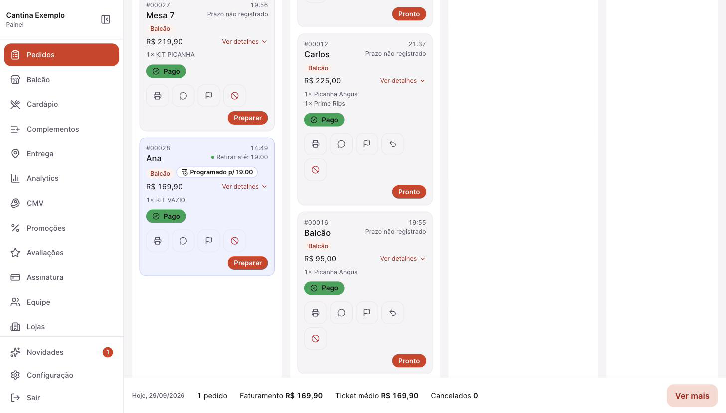 Painel de pedidos com o pedido programado em outra cor e o selo "Programado p/ 19:00"
